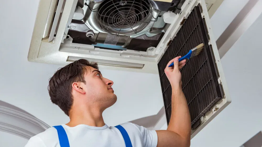 AC service man image